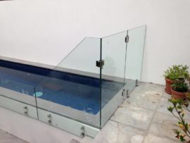 Frameless Pool Fencing 03-1