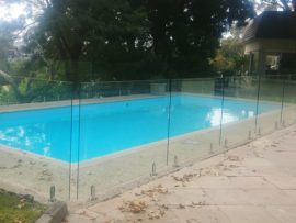Frameless Pool Fencing 20180424